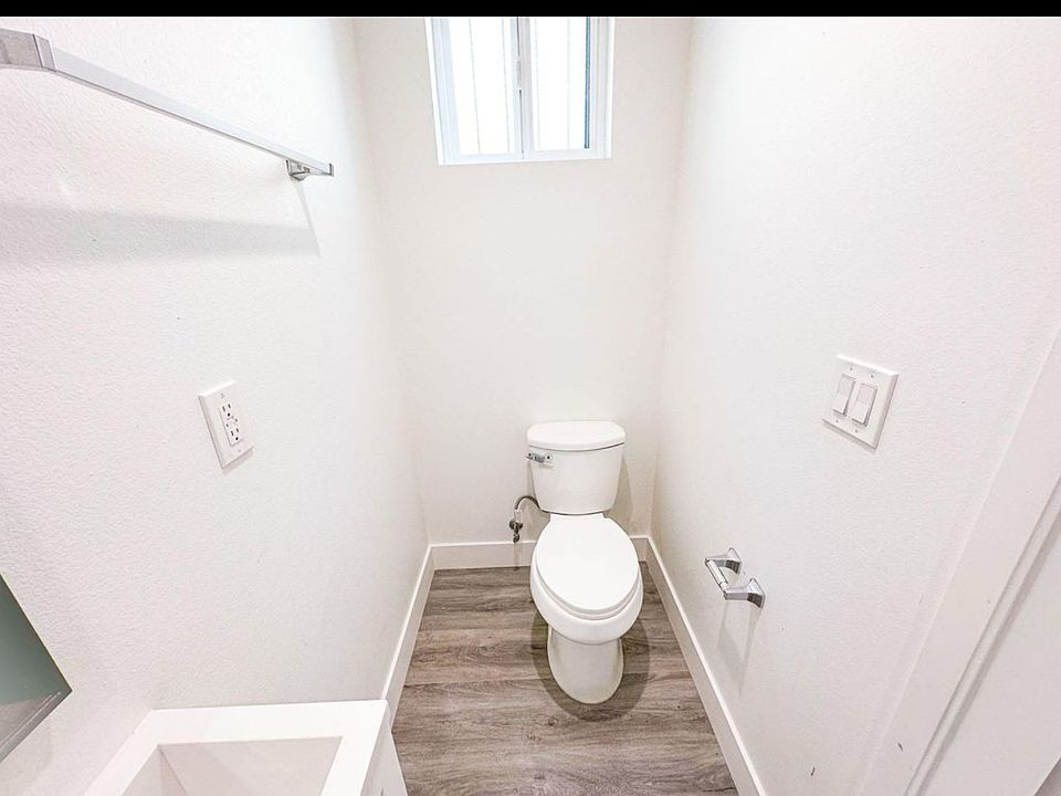 1st image of 1532 W 37th St #4