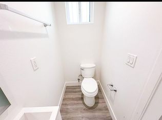 1532 W 37th St #4, Los Angeles, CA 90018