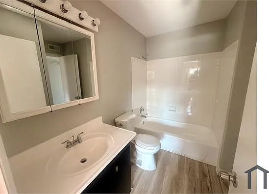 324 Donna Ct #D — Photo 5