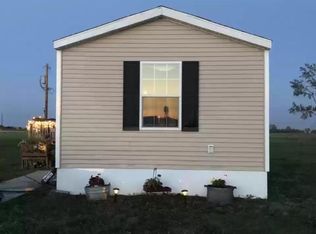 512 Palm St, Ray, ND 58849