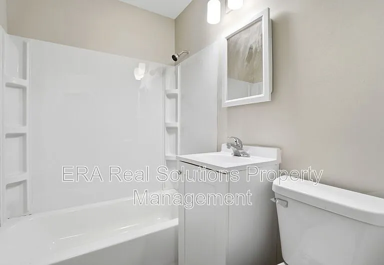 944 Leona Ave — Photo 8