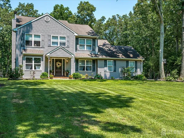 10 Bittersweet Dr, Jackson, NJ 08527