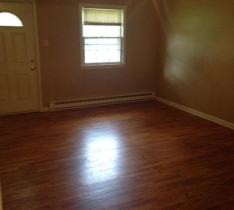 4th image of 128 Meadowbrook Dr