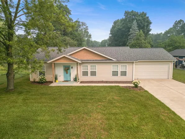 269 W Brooks St, Newaygo, MI 49337