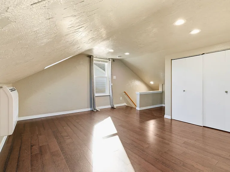 3220 Mary St — Photo 25