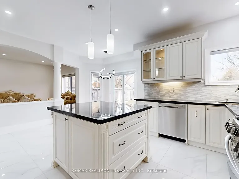 77 Frank Endean Rd — Photo 13