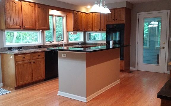 3rd image of 2N915 Bowgren Dr