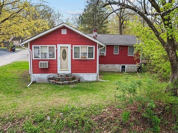 2nd image of 10 Lake Dr