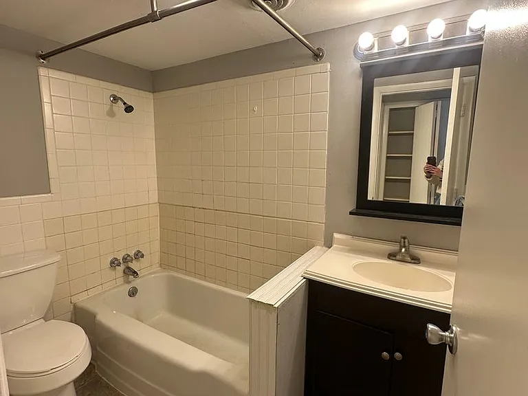 300-315 Moundale Ct — Photo 7