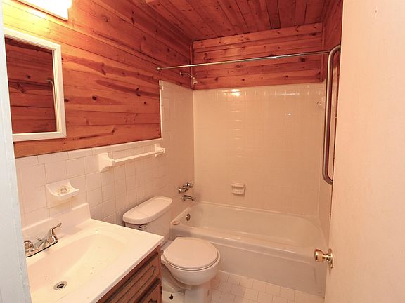 4th image of 82 W Fork Dr APT 9