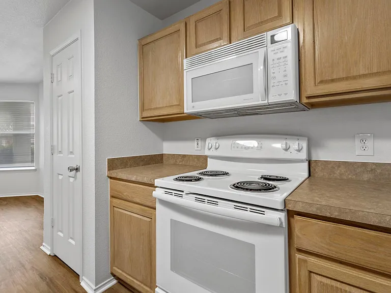 2205 Lookout Ln — Photo 11