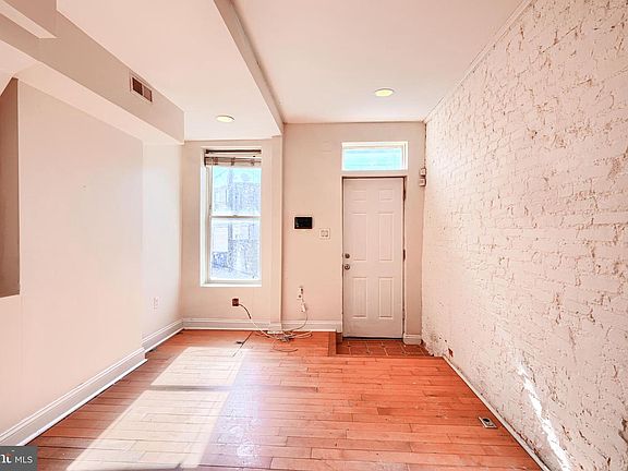 4th image of 864 Carroll St