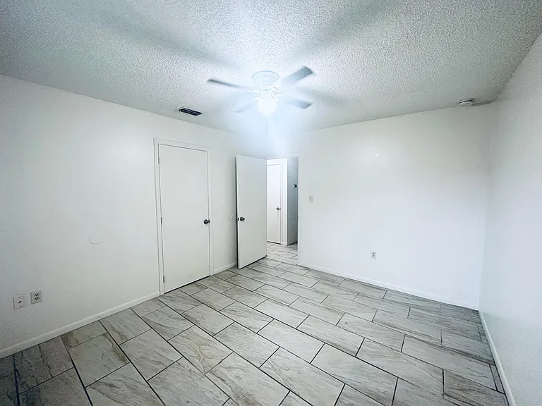101 Lake Hunter Dr #16 — Photo 7