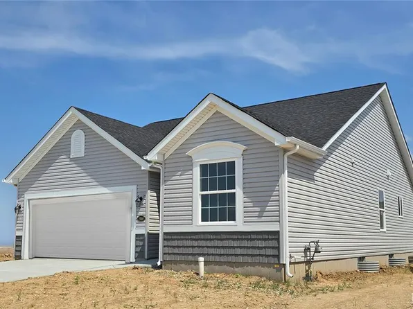 1946 Rolling River Cir, Saint Paul, MO 63366