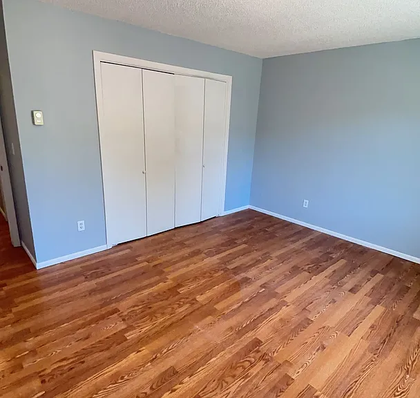 940 Iowa Ave — Photo 12