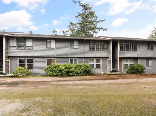 1080 SW Harrier Cir APT 202, Oak Harbor, WA 98277