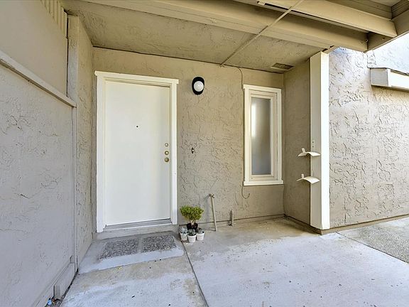 3rd image of 2547 Olmstead Ct