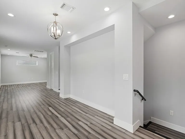 6109 Cherrylawn Cir #A — Photo 17