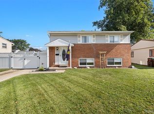 23452 Astrid Ln, Rockwood, MI 48173