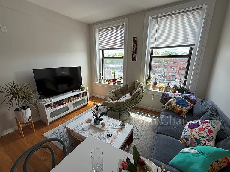 1932 Beacon St #4 — Photo 4