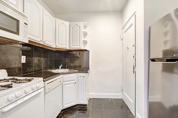 Rented by Creed Realty Group | media 13