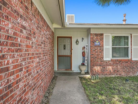 4th image of 1913 Adonis Ct NE