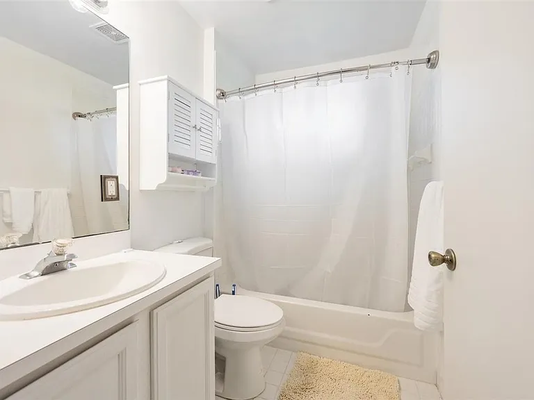 2606 Bedford Mews Dr — Photo 16