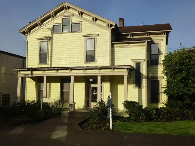 1st image of 734 SE Rose St