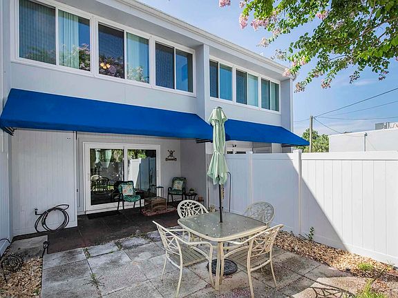 2nd image of 201 Pensacola Beach Rd APT B18