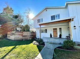 4801 Fernglen Dr, Santa Rosa, CA 95405