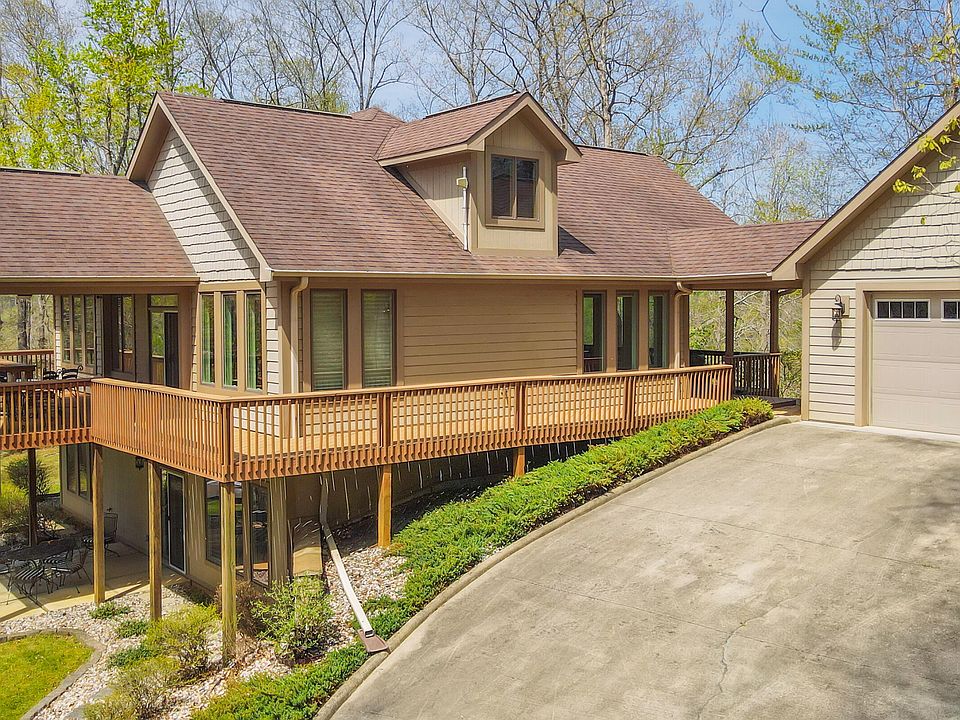 1st image of 450 White Oak Dr