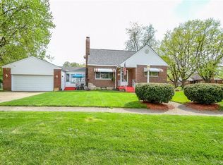 1800 Beaverton Dr, Kettering, OH 45429