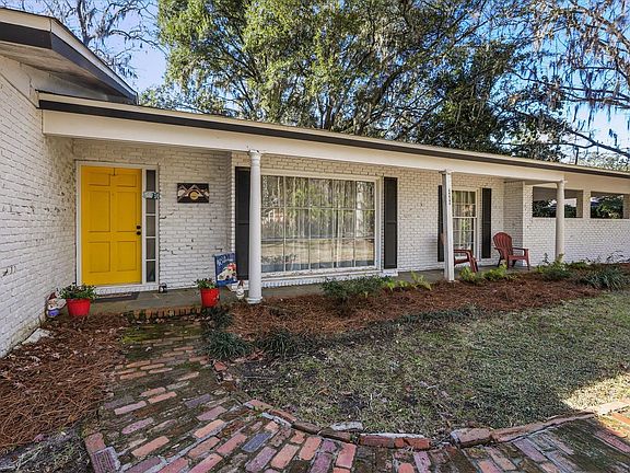 4th image of 2409 Perez Ave