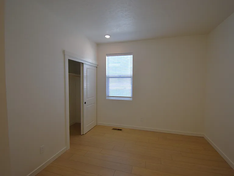 660 W Briaridge Dr — Photo 19