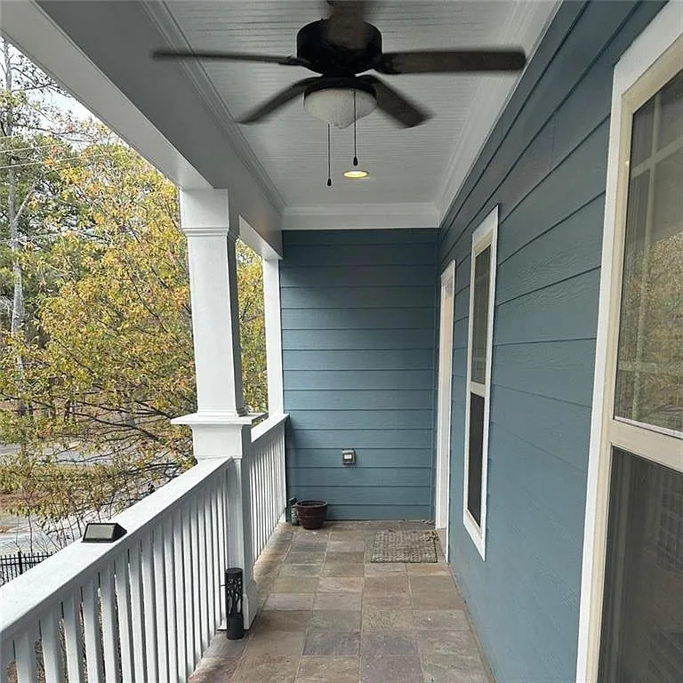 3 bed, 2.5 bath, 2048 sqft, $3,000 — Photo 3