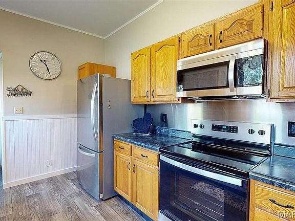 5th image of 920 E Beaumont Ave