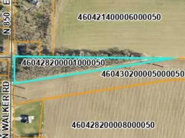 8011 N Walker Rd, New Carlisle, IN 46552