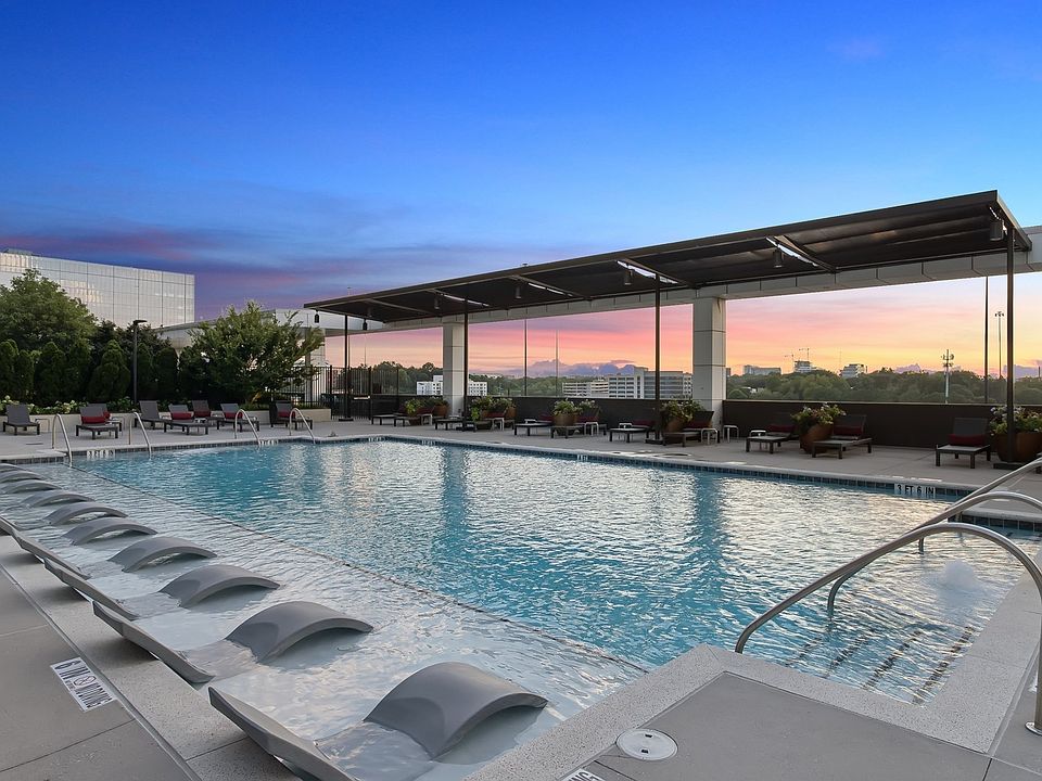 ArtsCenter_amenity_pool (2)