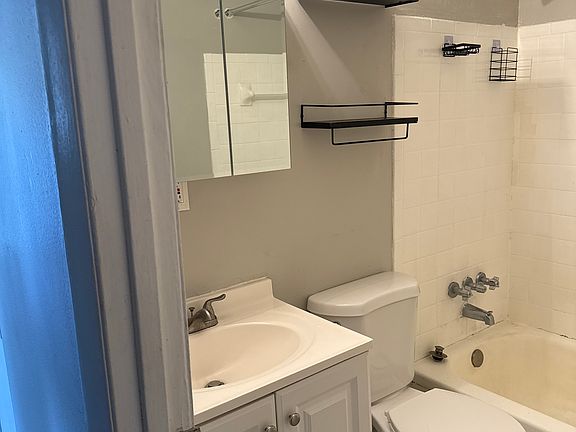 4th image of 1 E North St #123-8