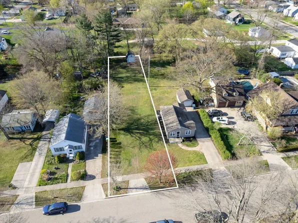 1328 Woodlawn Ave, Grand Haven, MI 49417