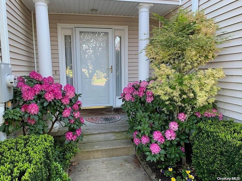 1st image of 1402 Willow Pond Drive #1402