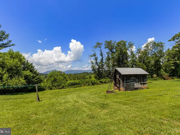 13415 Crest Hill Rd, Flint Hill, VA 22627