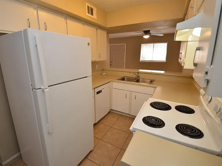 5993 Allday Dr #B — Photo 21