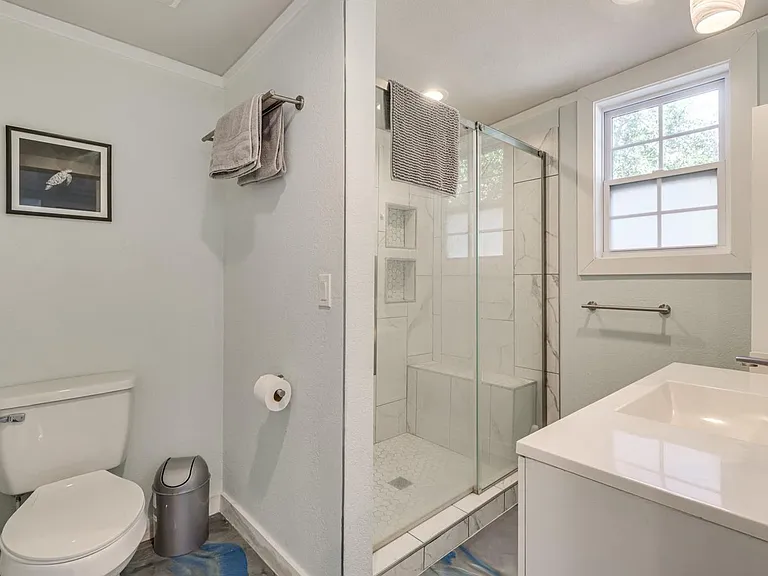 372 Plum St — Photo 17
