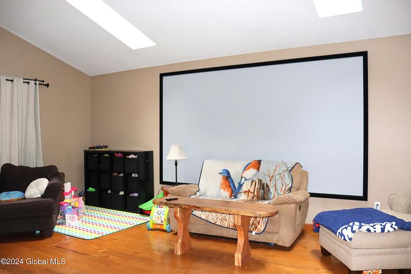 4th image of 76 Lambert Drive
