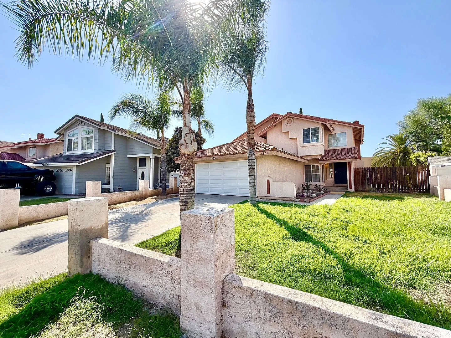 Charming 3 Bedroom 2.5 Bathroom Corner Lot Home with Private Primary Balcony & Spacious Backyard — Photo 3