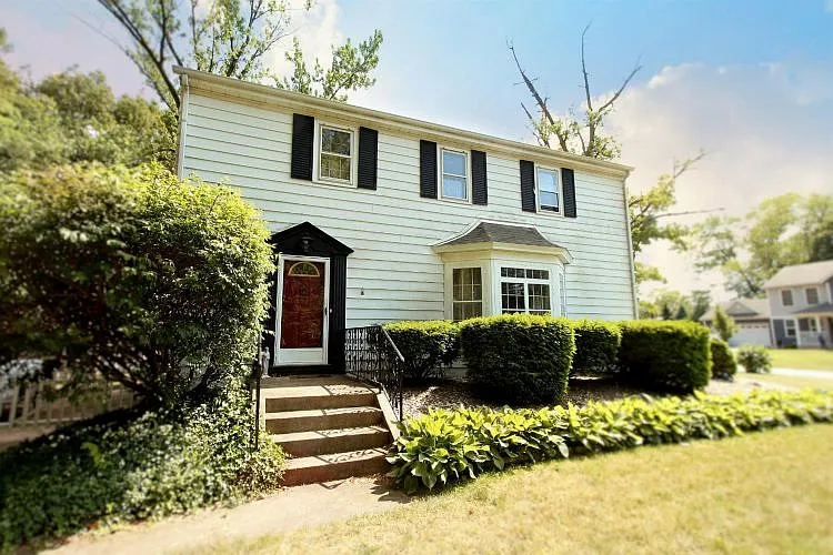 201 Kenwood Pl photo 1