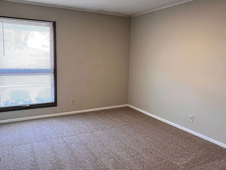 2111 Kasold Dr — Photo 38
