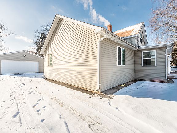 3rd image of 1442 Taylor Ave