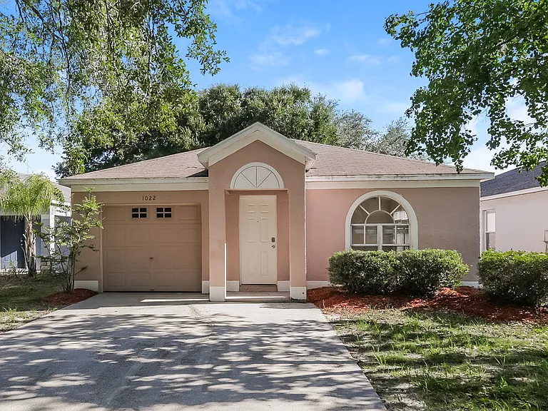 1022 Harvest Moon Dr — Photo 1